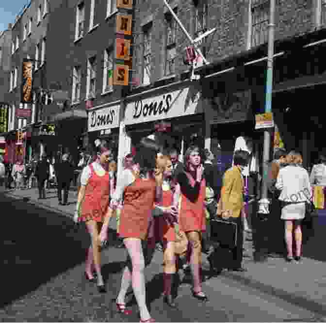 A Photo Of Young People Dancing In The Streets Of London During The Swinging Sixties Ready Steady Go : The Smashing Rise And Giddy Fall Of Swinging London